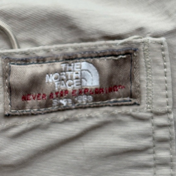 The TNF the north face khaki short hiking walking nylon 9 inch shorts size 4 - Picture 13 of 13